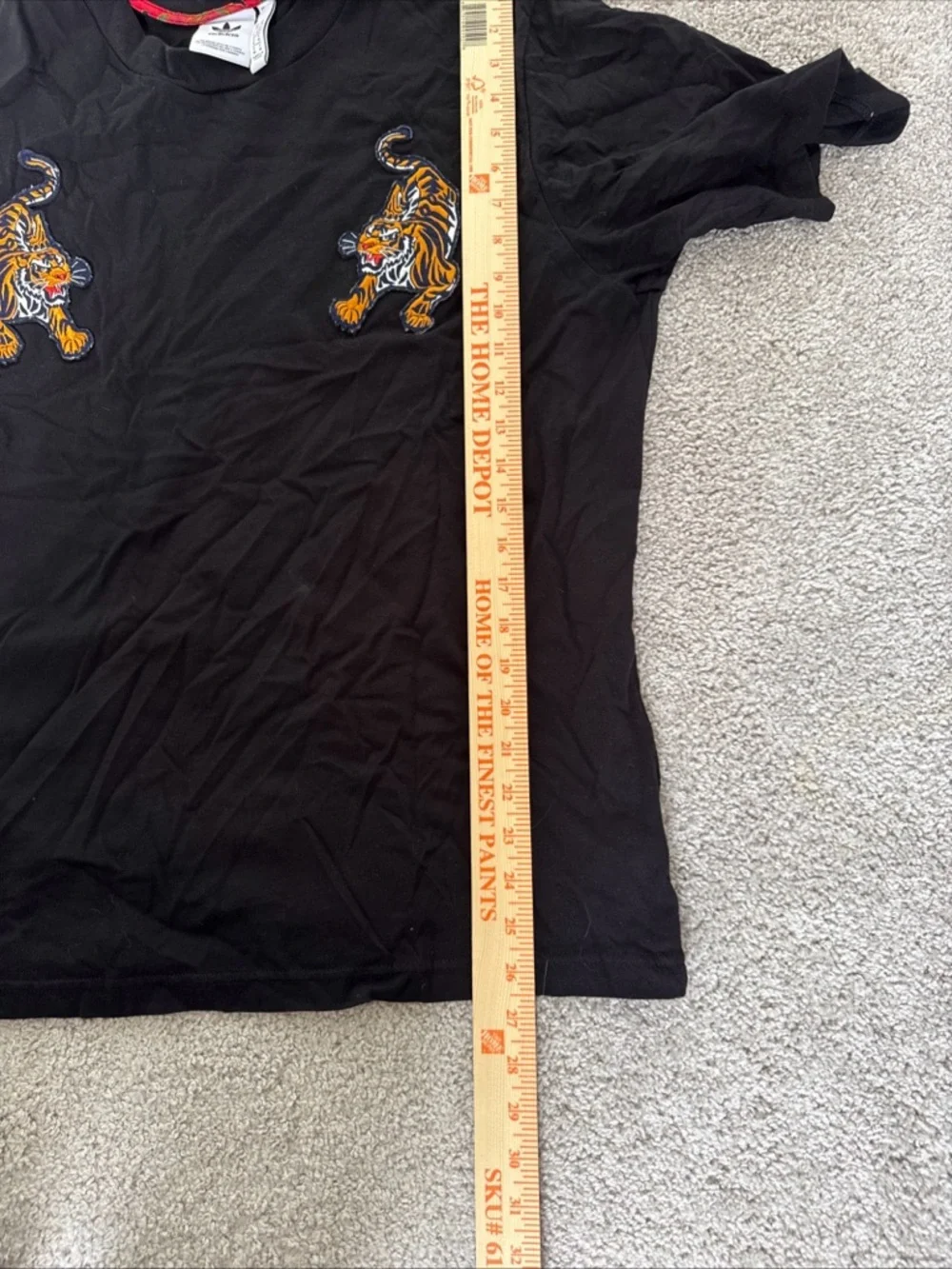 Adidas Embroidered Tiger Patch Mens Medium Black T-Shirt